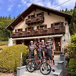 D'hotes Des Cascades St-nicolas Гостевой дом 3*